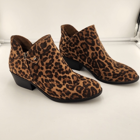 SO Shoes - So Animal Print Booties